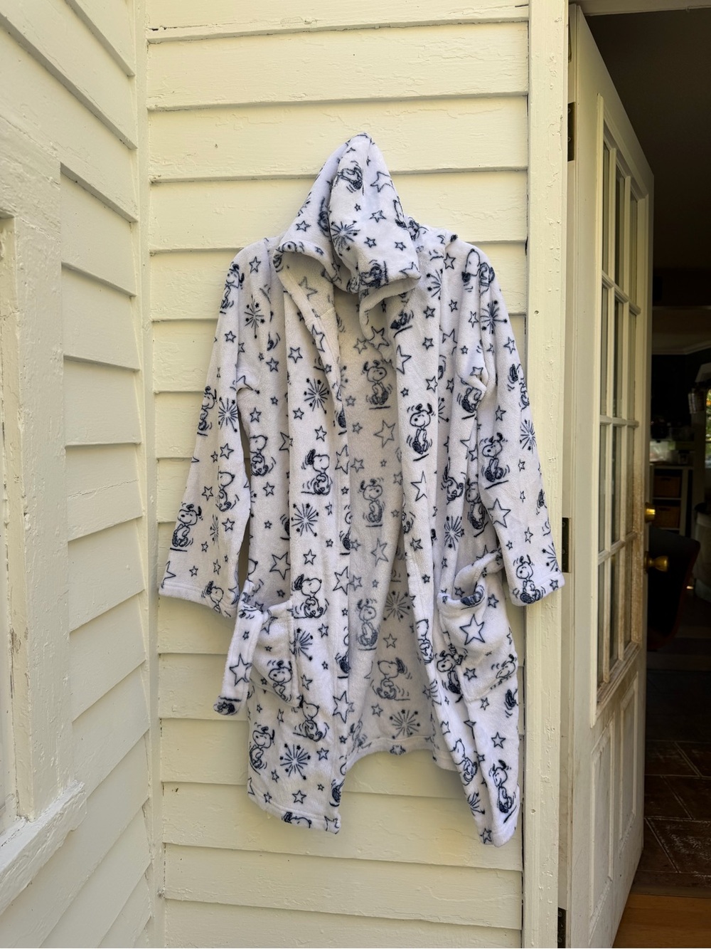 Peanuts Snoopy Starry White Plush Hooded Bath Robe Large / XL
